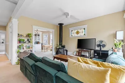 7 Yale St, Medford, MA 02155 - Photo 12