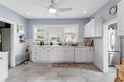 7 Yale St, Medford, MA 02155 - Photo 6