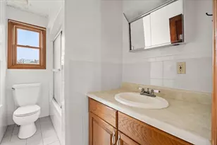 576 Slade St, Fall River, MA 02724 - Photo 4