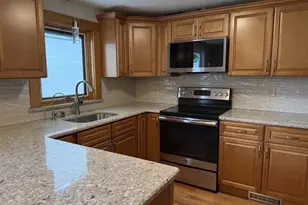 7 Puritan Rd, Danvers, MA 01923 - Photo 2
