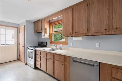 32 Arapahoe Rd, Bellingham, MA 02019 - Photo 8