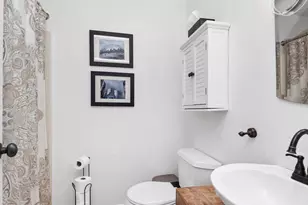 10 Austin St, Boston, MA 02129 - Photo 12