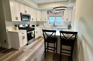 242 W 3rd St, Boston, MA 02127 - Photo 6