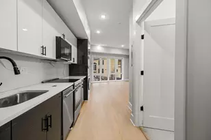 872 Broadway, Somerville, MA 02144 - Photo 4