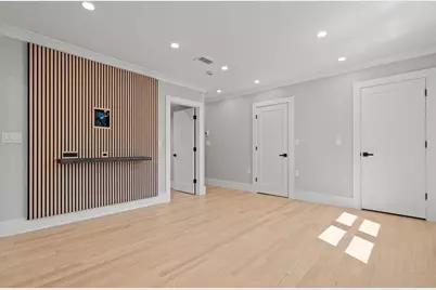 29 Hanson St, Somerville, MA 02143 - Photo 4