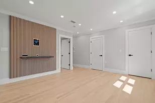 29 Hanson St, Somerville, MA 02143 - Photo 4