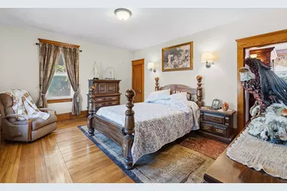 2422 Acushnet Ave, New Bedford, MA 02745 - Photo 18