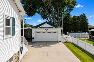 2422 Acushnet Ave, New Bedford, MA 02745 - Photo 4