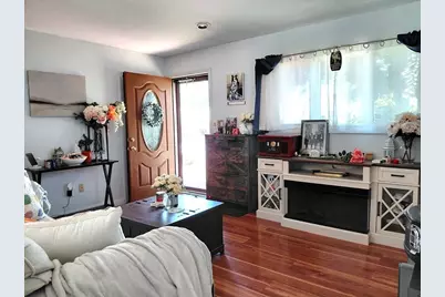 20 Laurie Ln, Lowell, MA 01851 - Photo 6