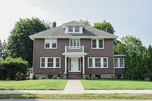 19 Stoneleigh Rd, Watertown, MA 02472 - Photo 1