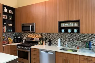 907 E 4th St, Boston, MA 02127 - Photo 6