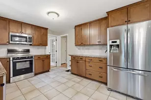 27 Eastwood Dr, Wilbraham, MA 01095 - Photo 12