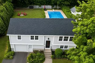 23 Phelps St, Easthampton, MA 01027 - Photo 2