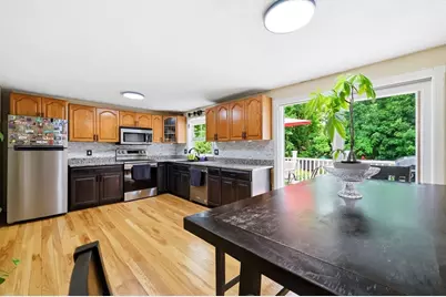 23 Phelps St, Easthampton, MA 01027 - Photo 10