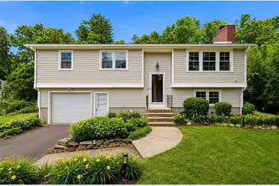 23 Phelps St, Easthampton, MA 01027 - Photo 1