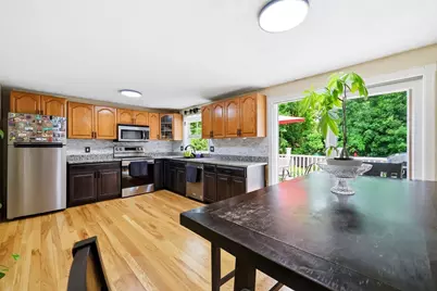 23 Phelps St, Easthampton, MA 01027 - Photo 10