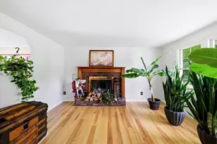 23 Phelps St, Easthampton, MA 01027 - Photo 14