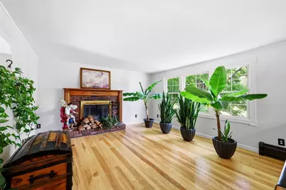 23 Phelps St, Easthampton, MA 01027 - Photo 12