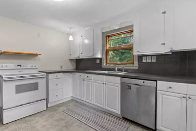 33 Spruce St, Shrewsbury, MA 01545 - Photo 8