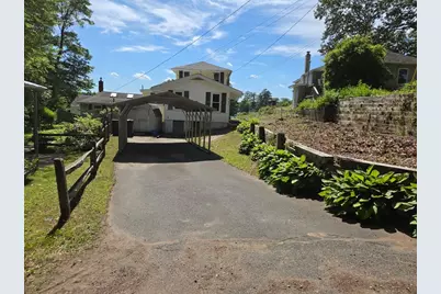 212 Rose Anna Ct, Westfield, MA 01085 - Photo 2