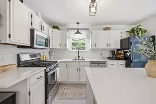 16 Fairview Farm Rd, Haverhill, MA 01832 - Photo 6