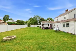 37 Valentine St, Agawam, MA 01001 - Photo 32