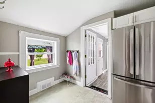 37 Valentine St, Agawam, MA 01001 - Photo 6