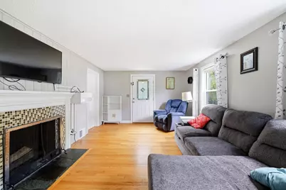 37 Valentine St, Agawam, MA 01001 - Photo 8