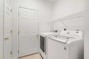 39 Village Cir, Milford, MA 01757 - Photo 20