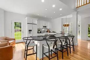39 Village Cir, Milford, MA 01757 - Photo 10