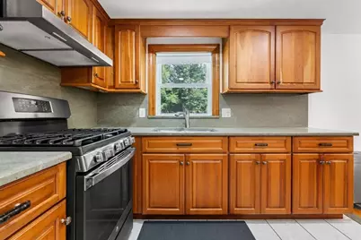 8 Governor Fuller Rd, Billerica, MA 01821 - Photo 16