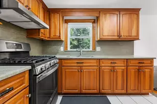 8 Governor Fuller Rd, Billerica, MA 01821 - Photo 16