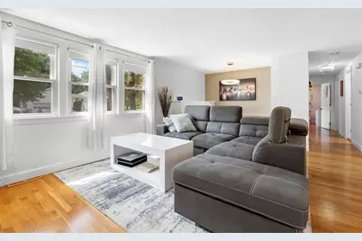 8 Governor Fuller Rd, Billerica, MA 01821 - Photo 12
