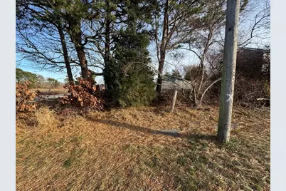 29 Camp St, Wareham, MA 02571 - Photo 2