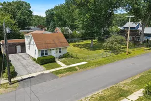 25 Prince Ave, West Springfield, MA 01089 - Photo 2
