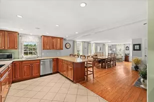 75 Center St, Pembroke, MA 02359 - Photo 10
