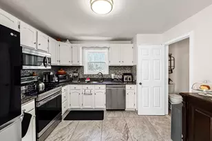 31 Wallace Cir, Malden, MA 02148 - Photo 14