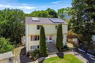 31 Wallace Cir, Malden, MA 02148 - Photo 2