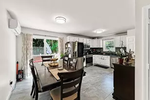 31 Wallace Cir, Malden, MA 02148 - Photo 12