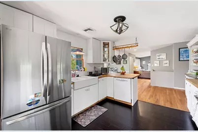 31 Forest Ave, Essex, MA 01929 - Photo 6