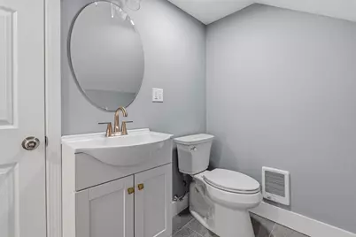 8 Hammatt St, Ipswich, MA 01938 - Photo 18
