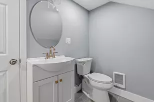 8 Hammatt St, Ipswich, MA 01938 - Photo 18