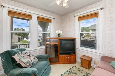 29 Tower St, Methuen, MA 01844 - Photo 8