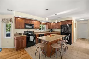 240 Burt St, Taunton, MA 02780 - Photo 14