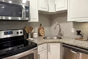 563 Washington St, Brookline, MA 02446 - Photo 2