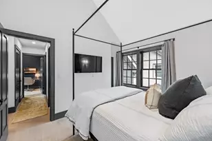 208 Windsor St, Cambridge, MA 02139 - Photo 10
