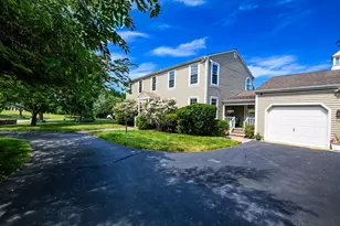 18 Stratford Dr, Dartmouth, MA 02747 - Photo 2