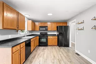 1020 Somerset Ave, Dighton, MA 02764 - Photo 12