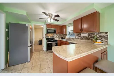 2 Amesbury St, Worcester, MA 01605 - Photo 8