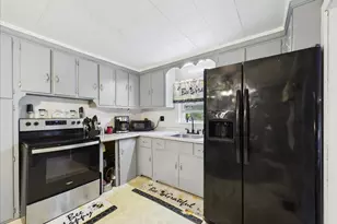 9 Ash Rd, Halifax, MA 02338 - Photo 16